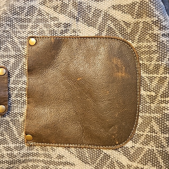 Myra Crossbody Western Bag - Picture 11 of 13